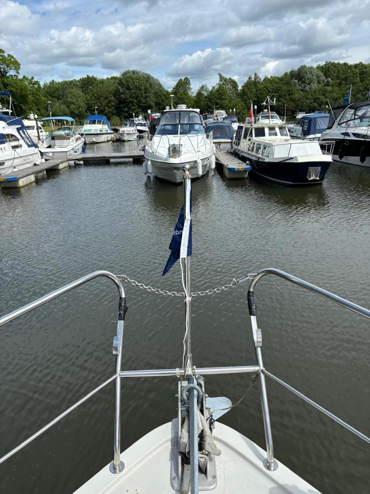 Botel Floating Tranquility Dorney